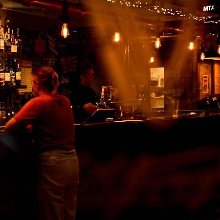 فندق Beer Deluxe البوري المظهر الخارجي الصورة